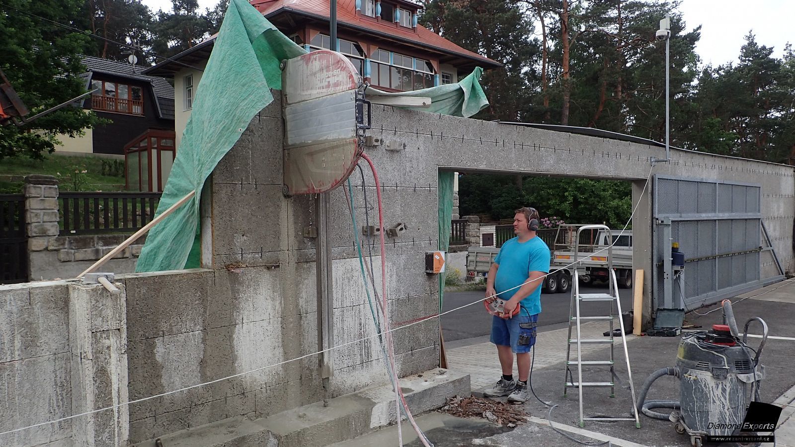 Odřezání stěny Hotelu Berg, Staré Splavy
