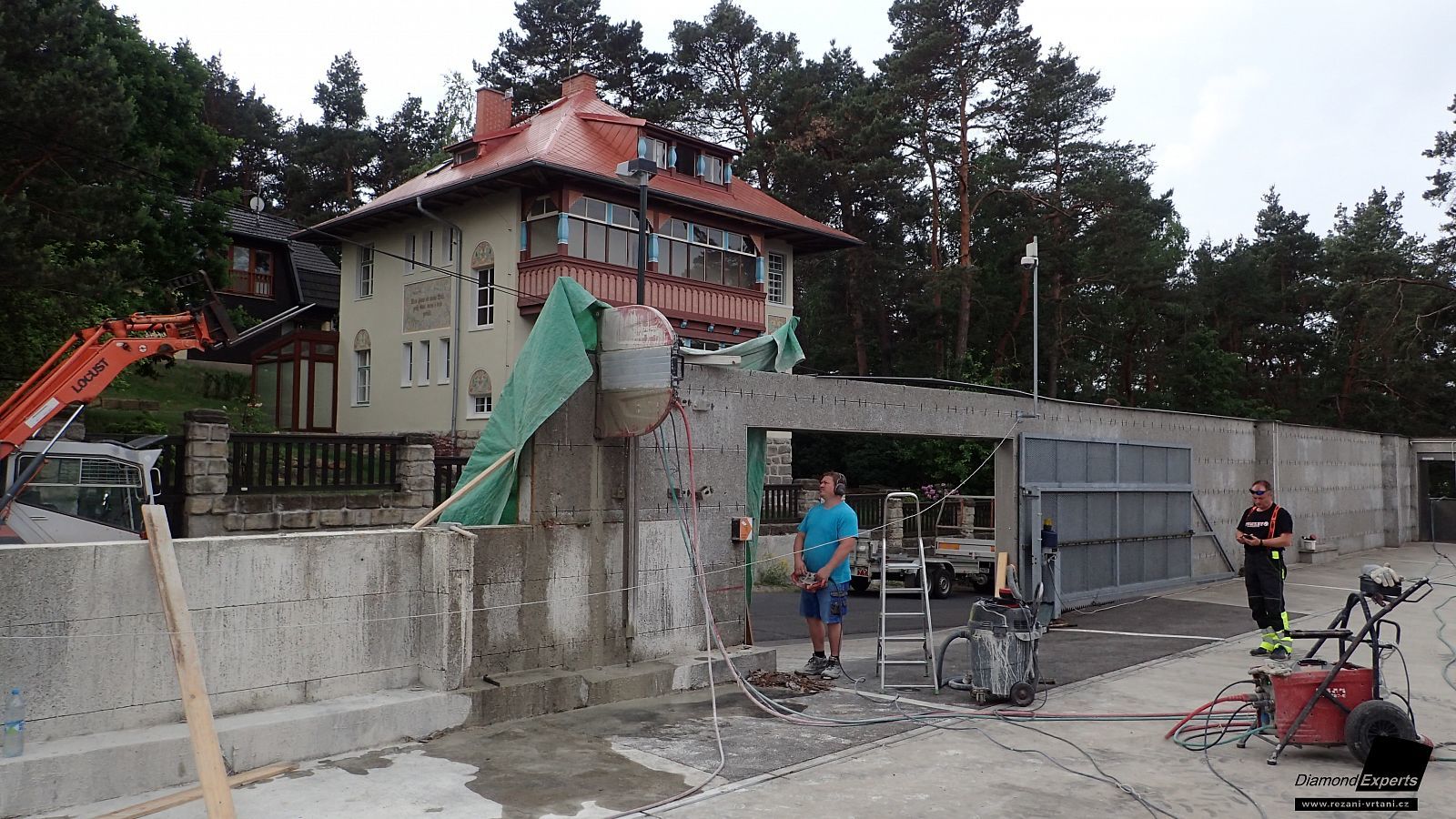 Odřezání stěny Hotelu Berg, Staré Splavy