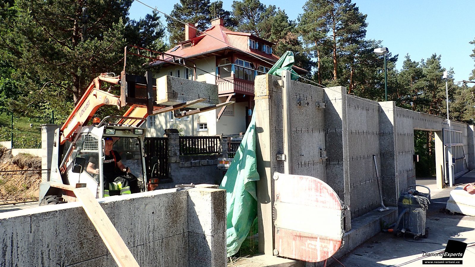 Odřezání stěny Hotelu Berg, Staré Splavy